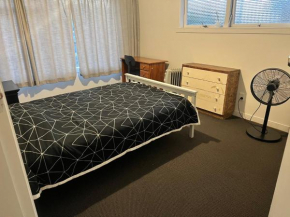 Double bedroom #2 - only vaccinated guests, Hamilton